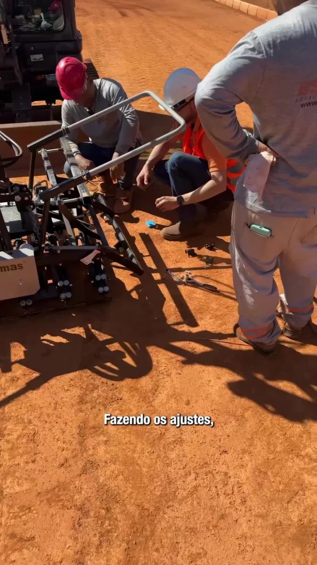 Mais uma entrega técnica concluída com excelência.

Desta vez, em Brasília, com o Grupo BSB, parceiro que já confia na Optimas para transformar seus resultados em obras de pavimentação.

O equipamento? A potente Garra Multi 6, que agora entra em operação com toda a eficiência garantida pela nossa equipe técnica.

Nesta entrega, acompanhamos de perto a instalação e todos os ajustes finais — porque aqui, performance começa desde o primeiro metro.

#OptimasBrasil #pavimentaçãoInteligente #entregatécnica