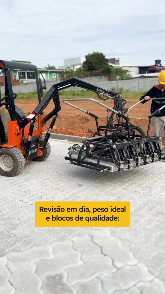 Desempenho não é sorte — é resultado de preparo.

Antes de pensar em produtividade, é preciso garantir que tudo esteja em equilíbrio: revisão em dia, peso ideal e blocos de qualidade.
⠀
A Garra Multi 6M, acoplada a mini escavadeiras entre 3 e 4 toneladas, entrega estabilidade e precisão na pavimentação, preservando o piso já assentado e garantindo acabamento impecável.
⠀
Quando tecnologia, preparo e cuidado se alinham, o resultado aparece no ritmo e na perfeição do pavimento.
⠀
Fale com um especialista Optimas e descubra como tirar o máximo desempenho do seu equipamento.
⠀
#OptimasBrasil #GarraMulti6M #PavimentaçãoMecanizada