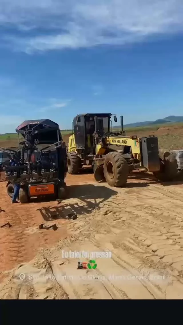 Grande obra do nosso cliente e parceiro @grupopremam. Parabéns! Desejamos muitos e muitos metros de pavimentação pelo Brasil.

#construçãocivil #pavimentaçãointertravados #vempraoptimas